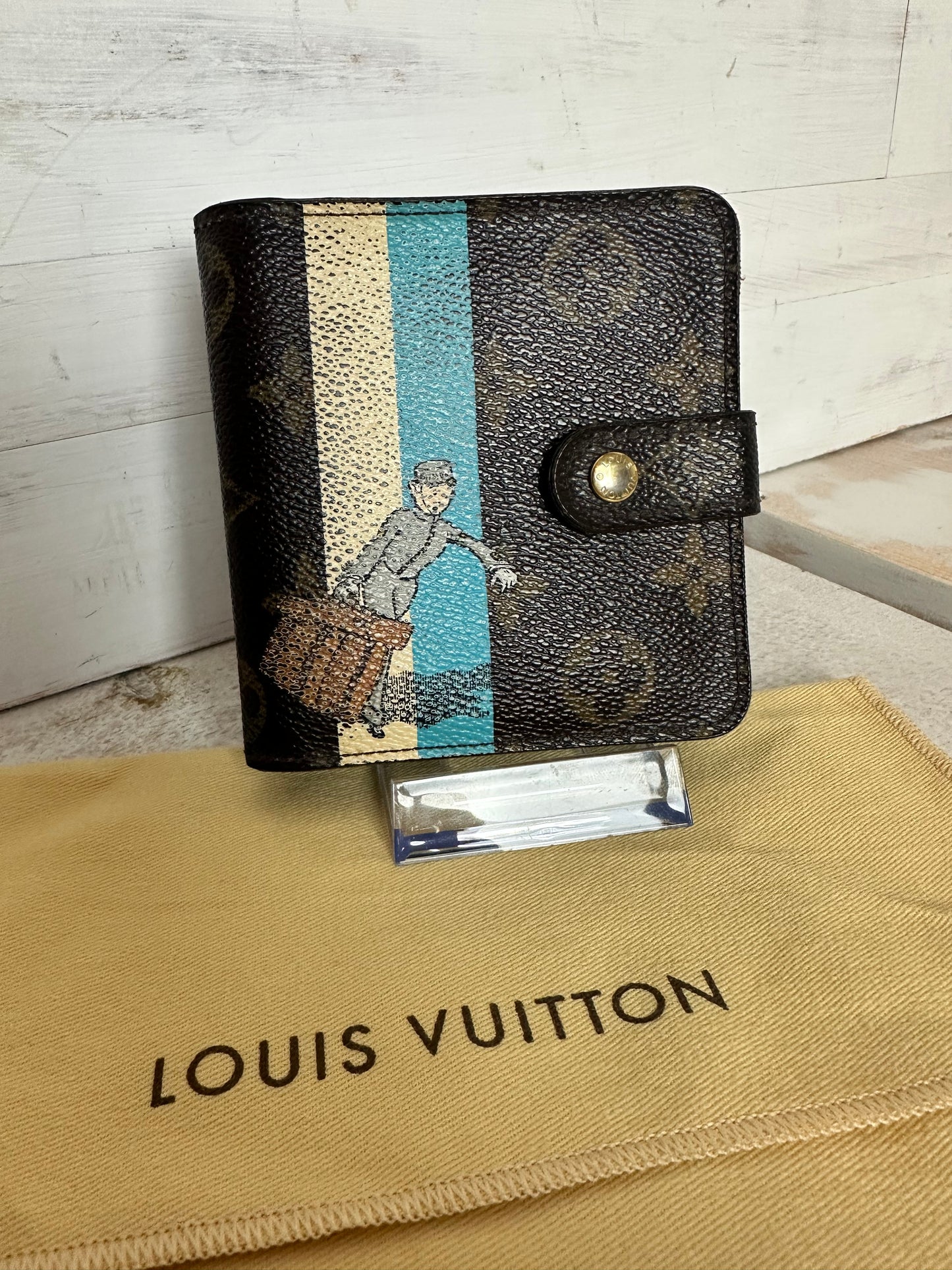 Louis Vuitton Limited Edition Monogram Bellboy Compact