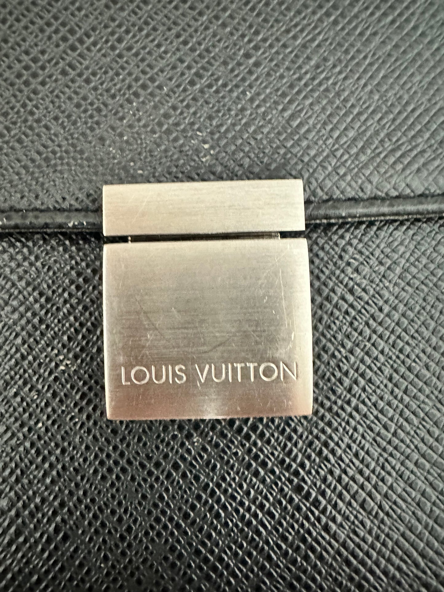 Louis Vuitton Vintage Selenga Clutch/Wristlet in Black Taiga Leather