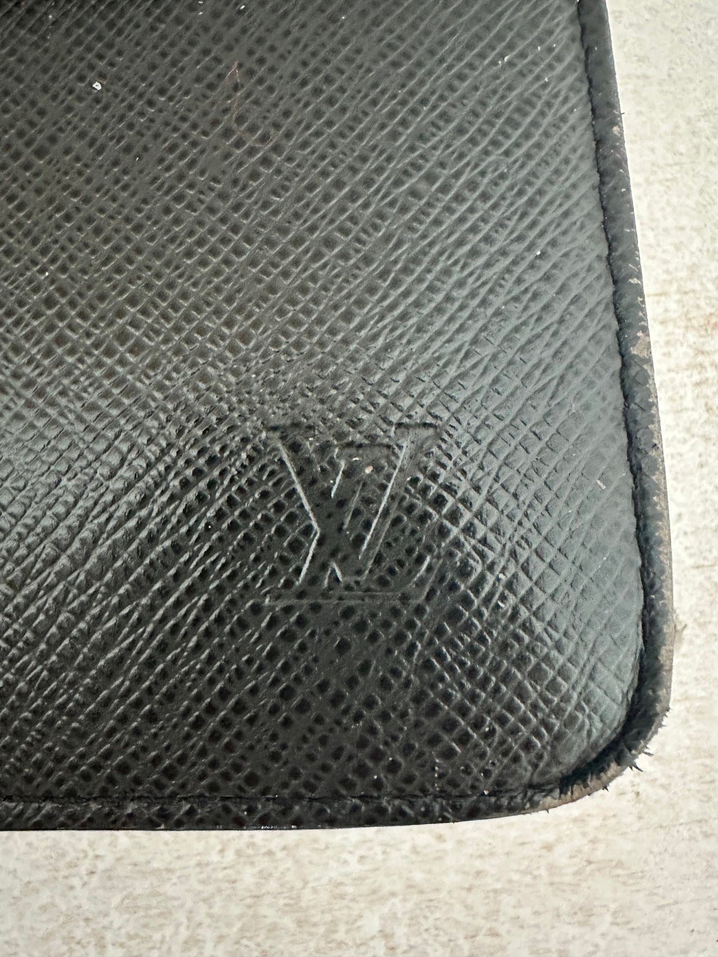 Louis Vuitton Vintage Selenga Clutch/Wristlet in Black Taiga Leather