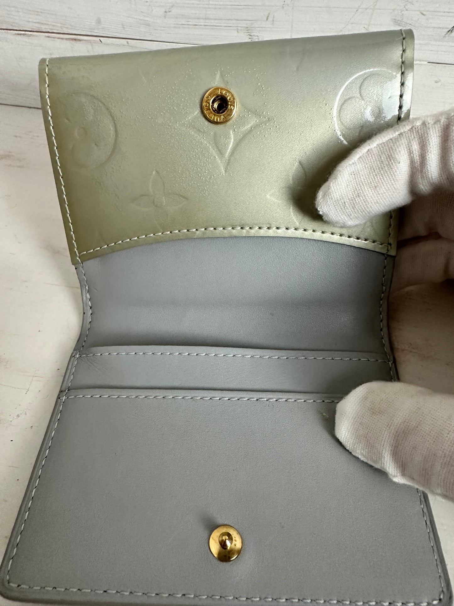 Louis Vuitton Vernis Virtouse Monogram Card Wallet - Pistachio Green