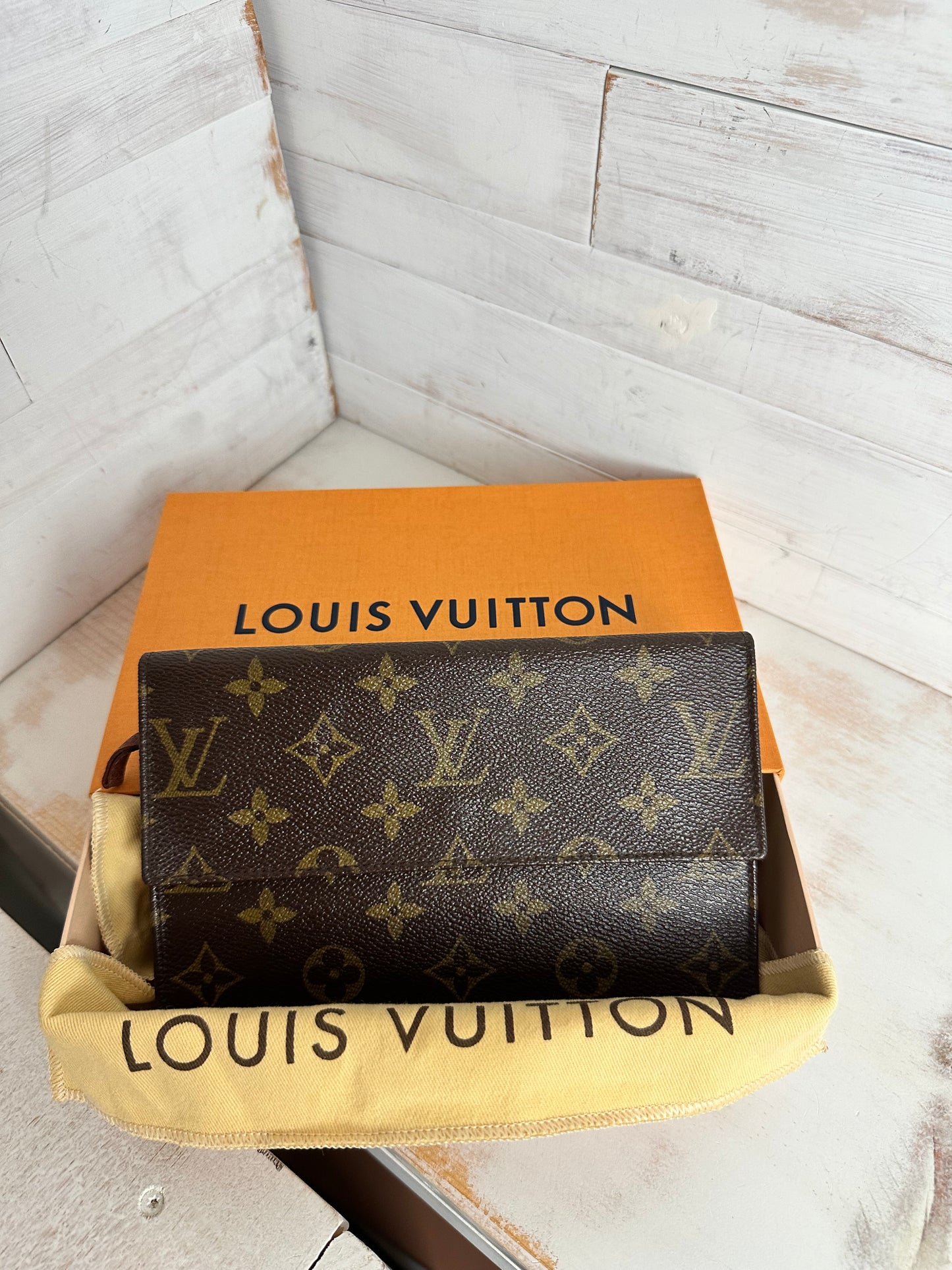 Louis Vuitton VINTAGE Trifold Monogram Wallet
