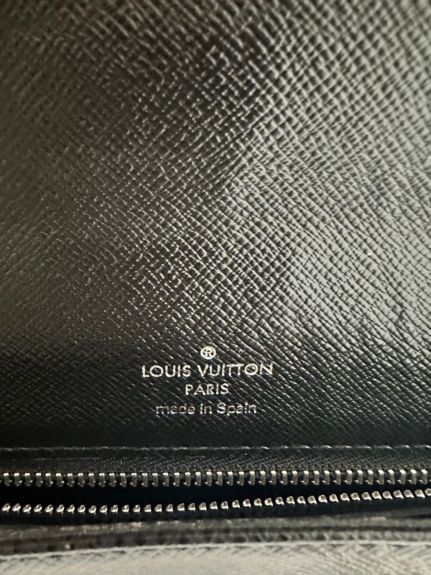 Louis Vuitton Vintage Selenga Clutch/Wristlet in Black Taiga Leather