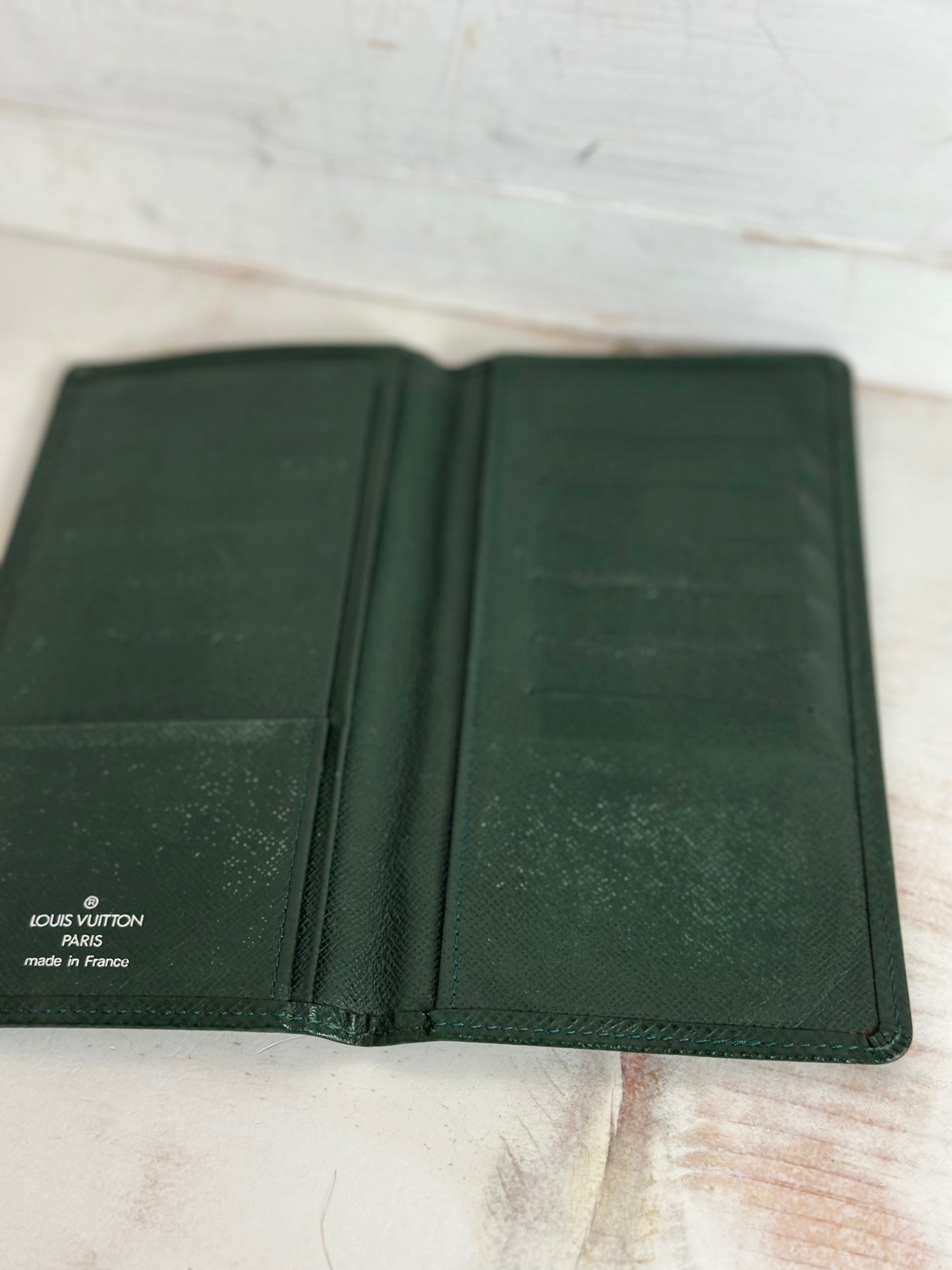 Louis Vuitton Tiaga Green Leather Card Holder/Checkbook