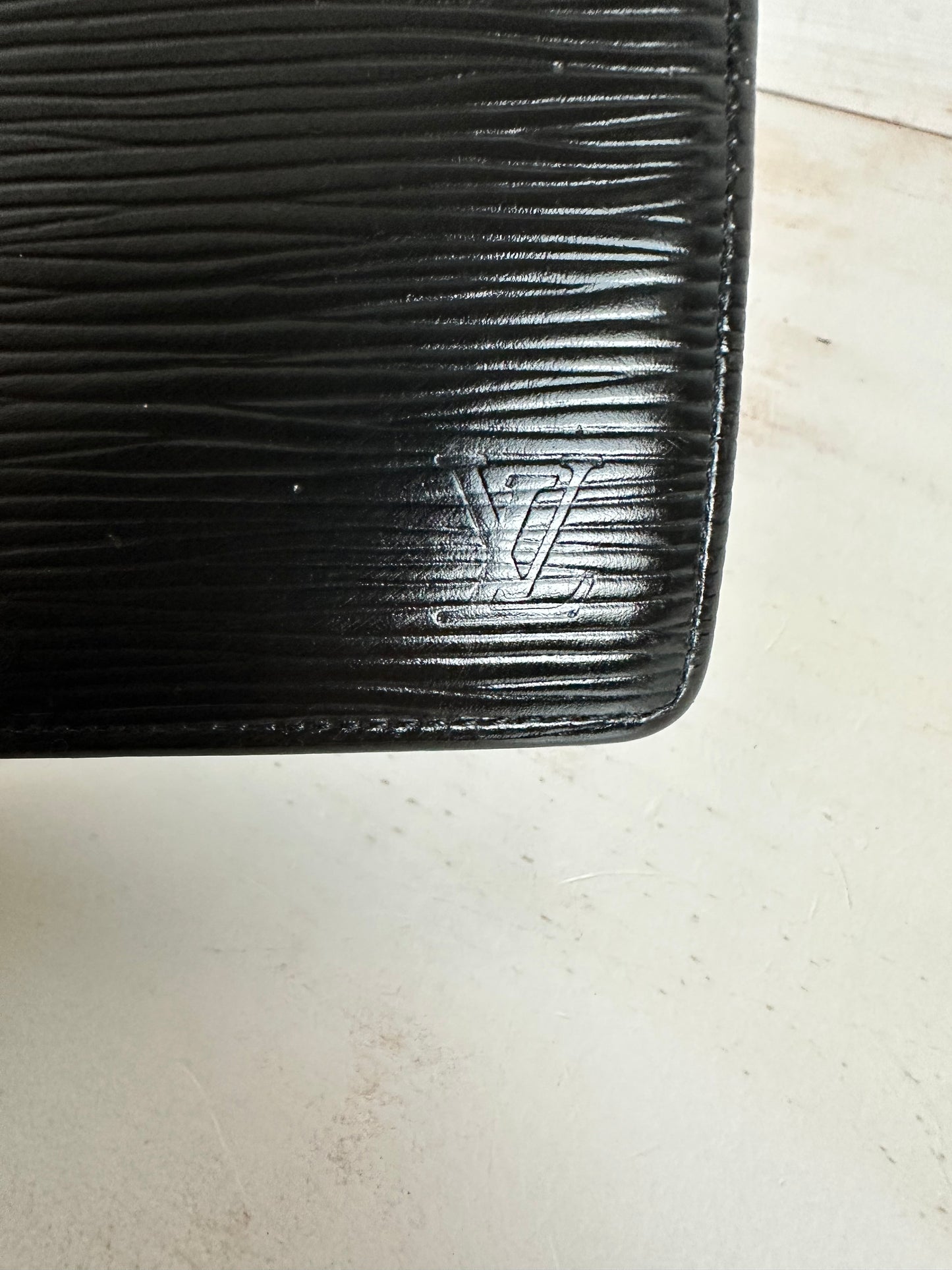 Louis Vuitton VINTAGE Marco Noir Black Epi Leather Bifold Wallet