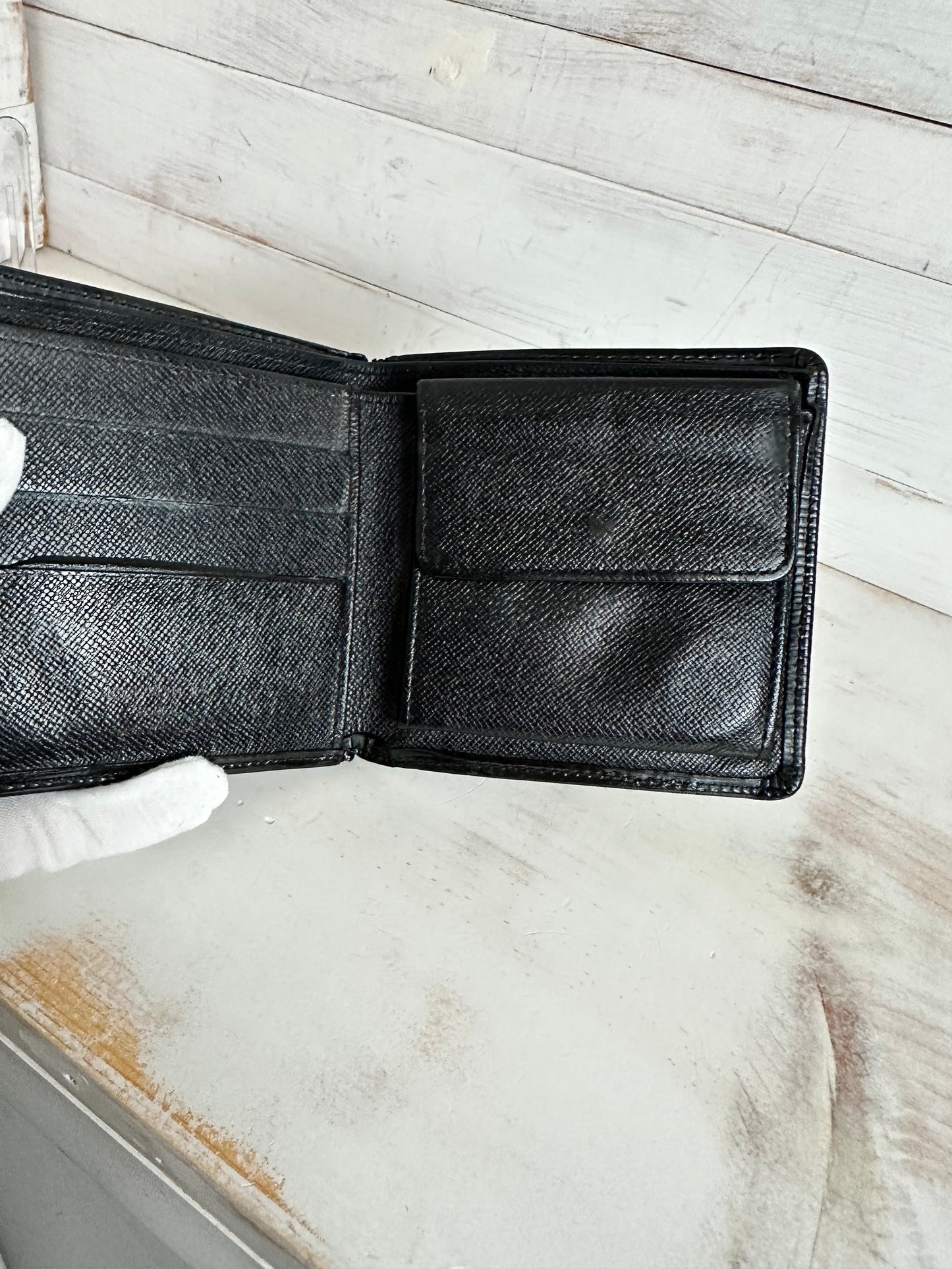 Louis Vuitton VINTAGE Marco Noir Black Epi Leather Bifold Wallet
