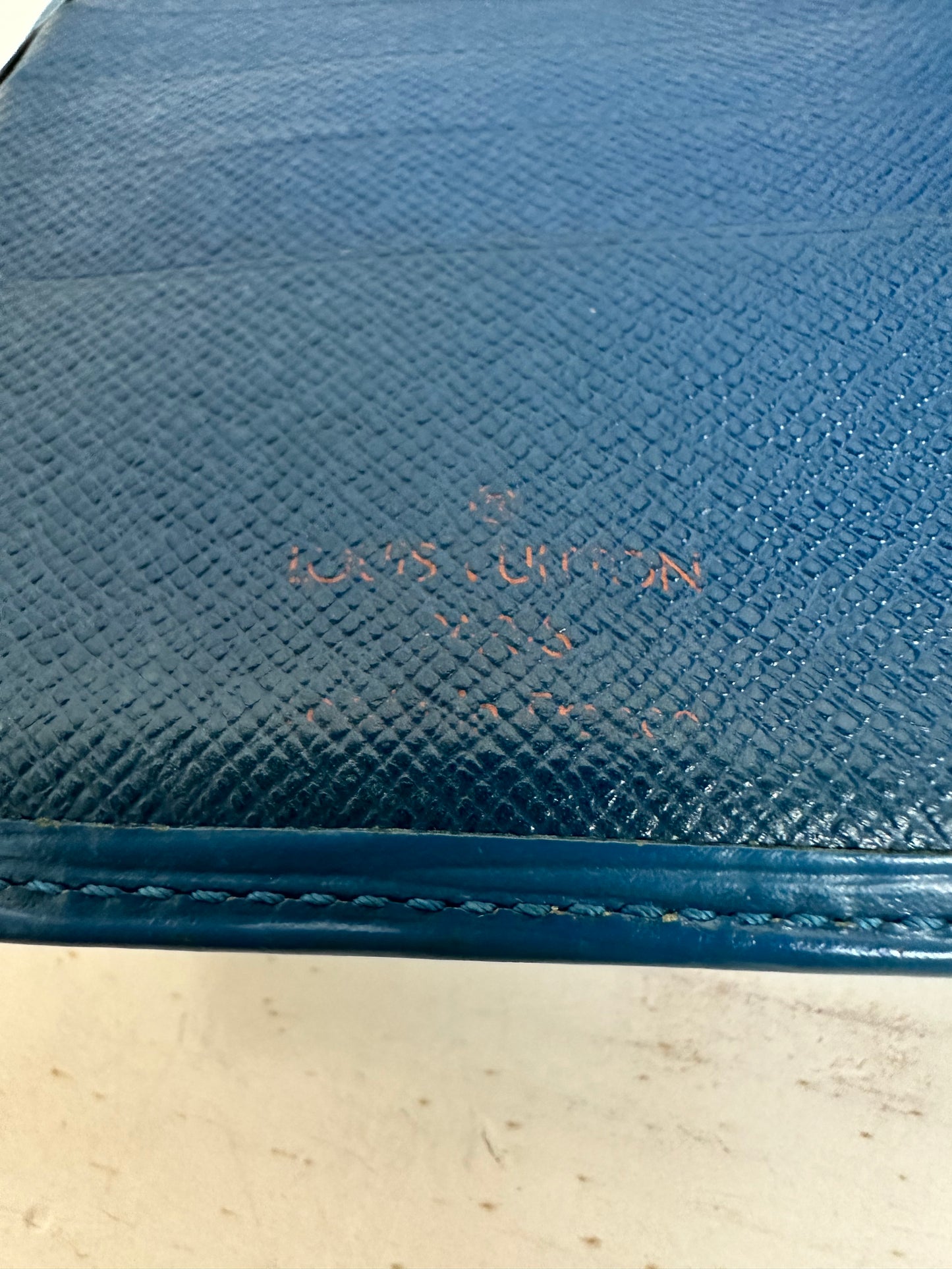 Louis Vuitton VINTAGE Blue Epi Bifold