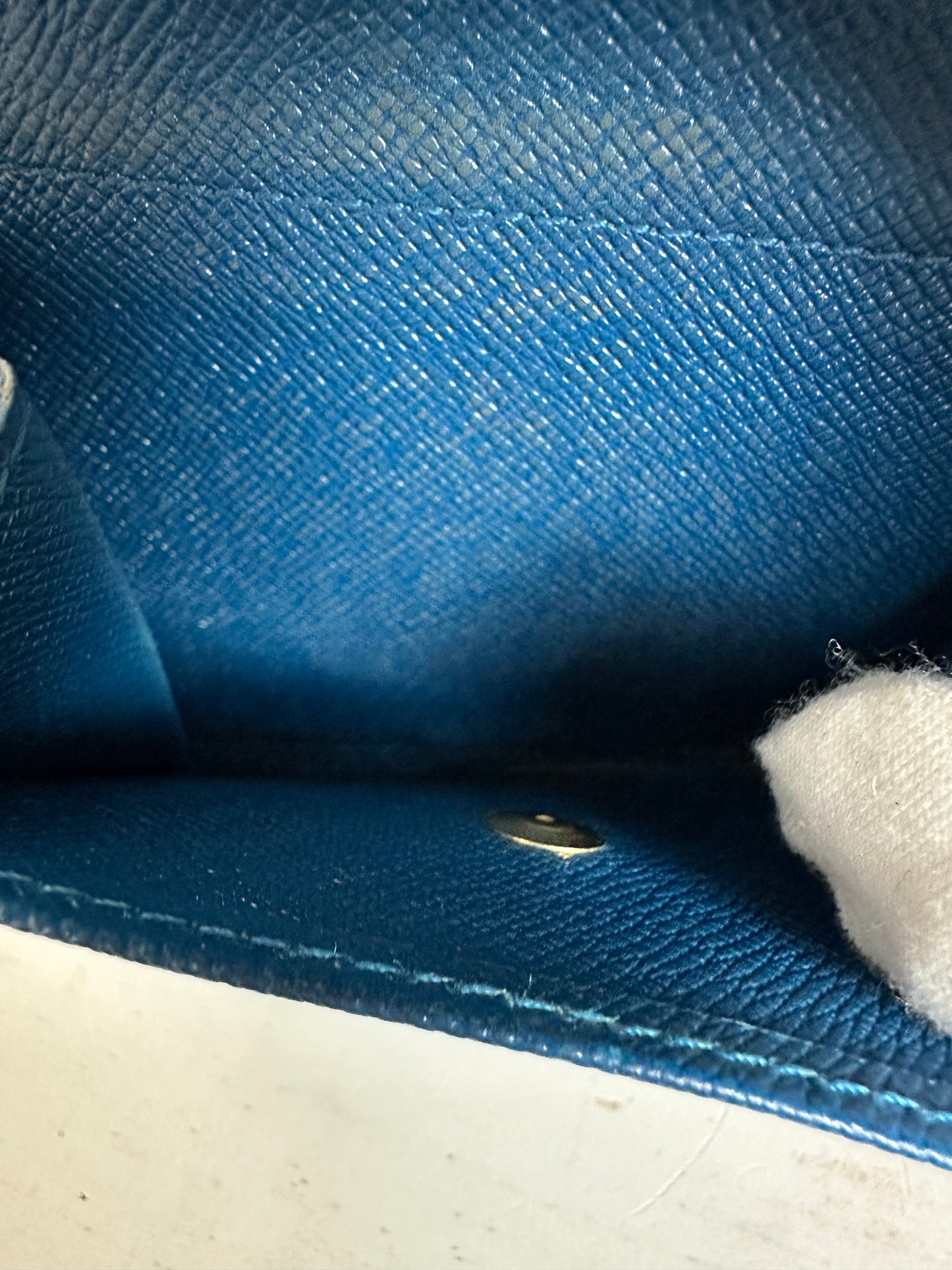 Louis Vuitton VINTAGE Blue Epi Bifold