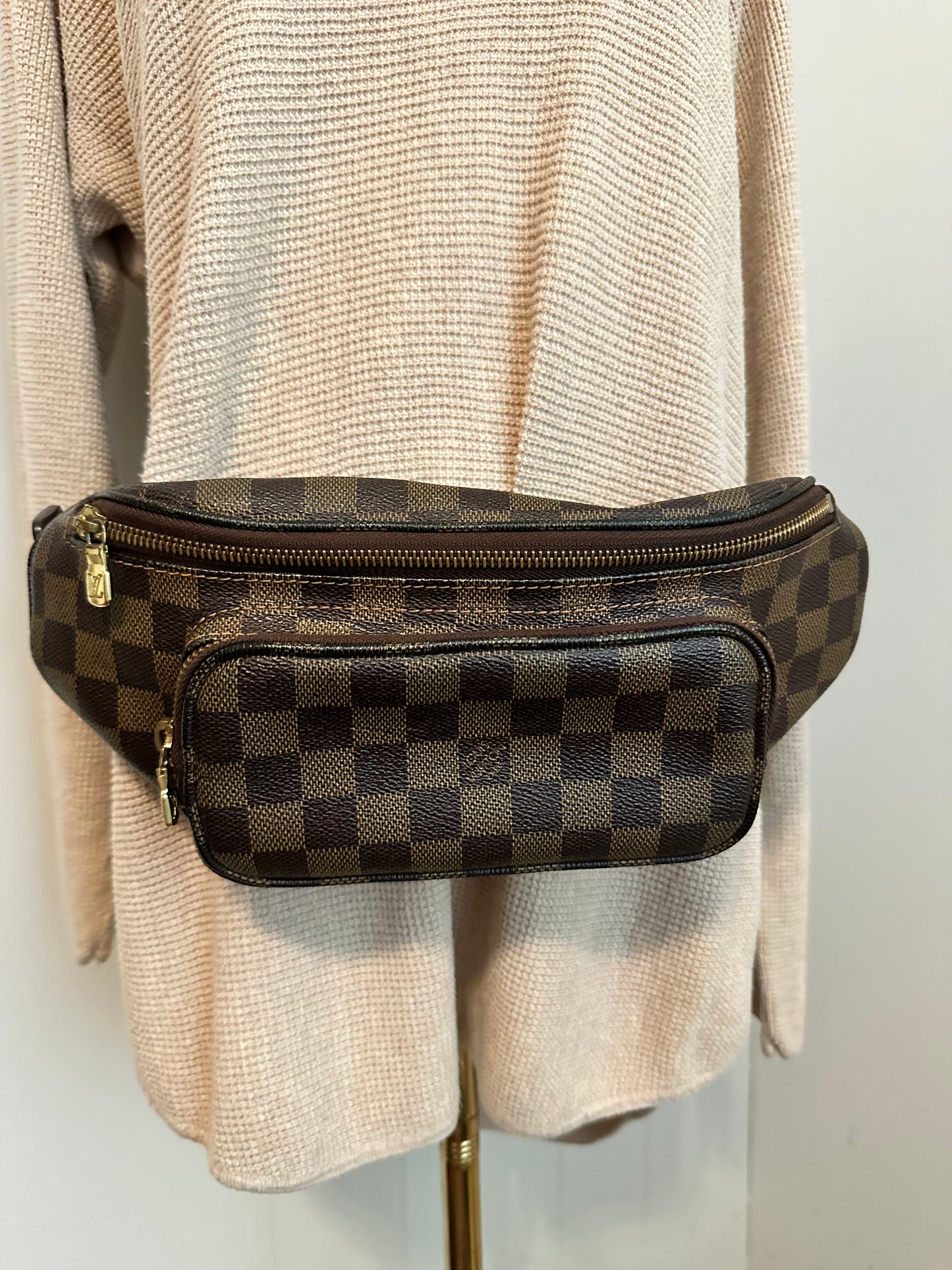 Louis Vuitton Damier Ebene Melville Bumbag
