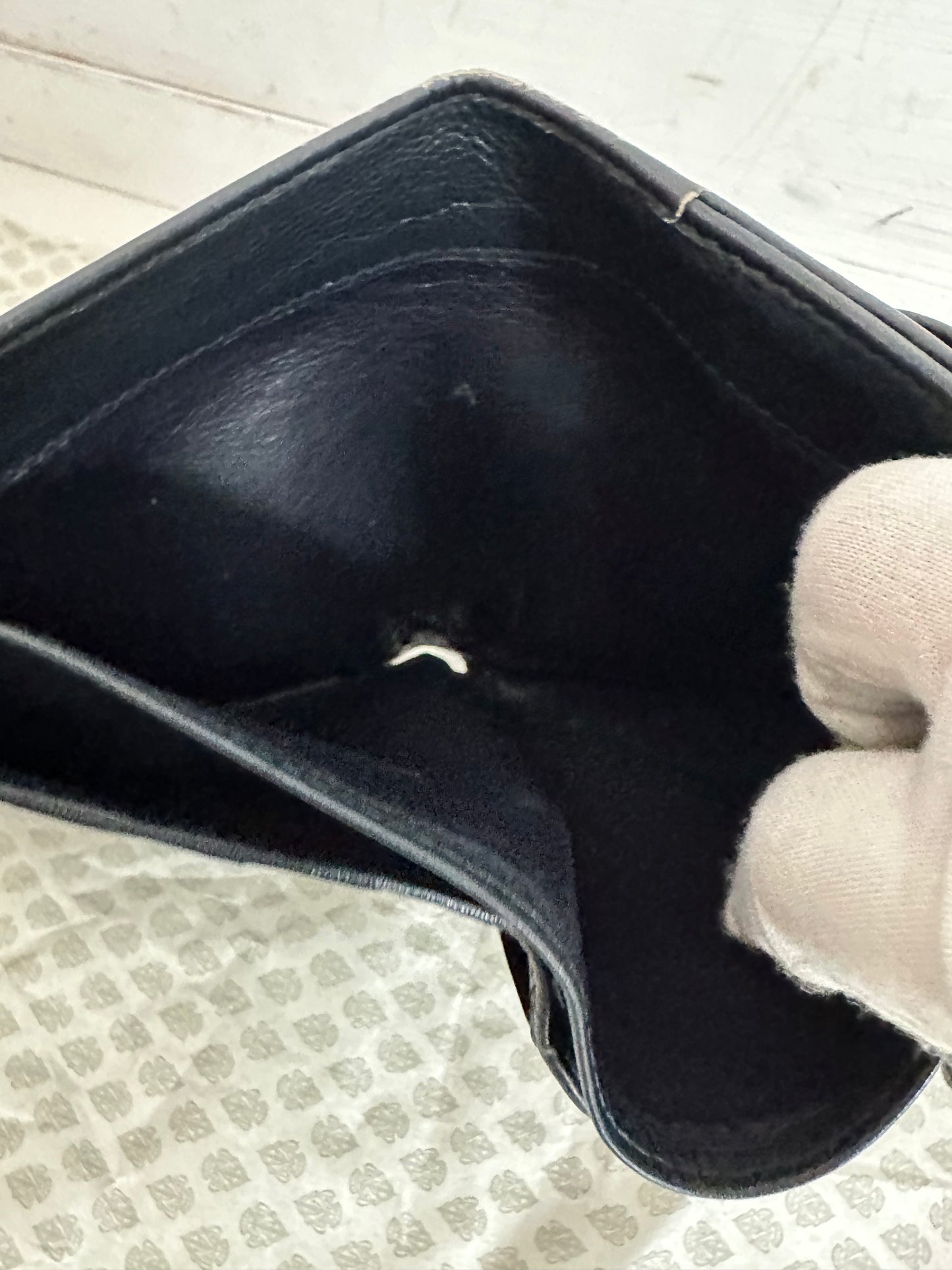 Gucci Vintage Calfskin Black Bifold Wallet