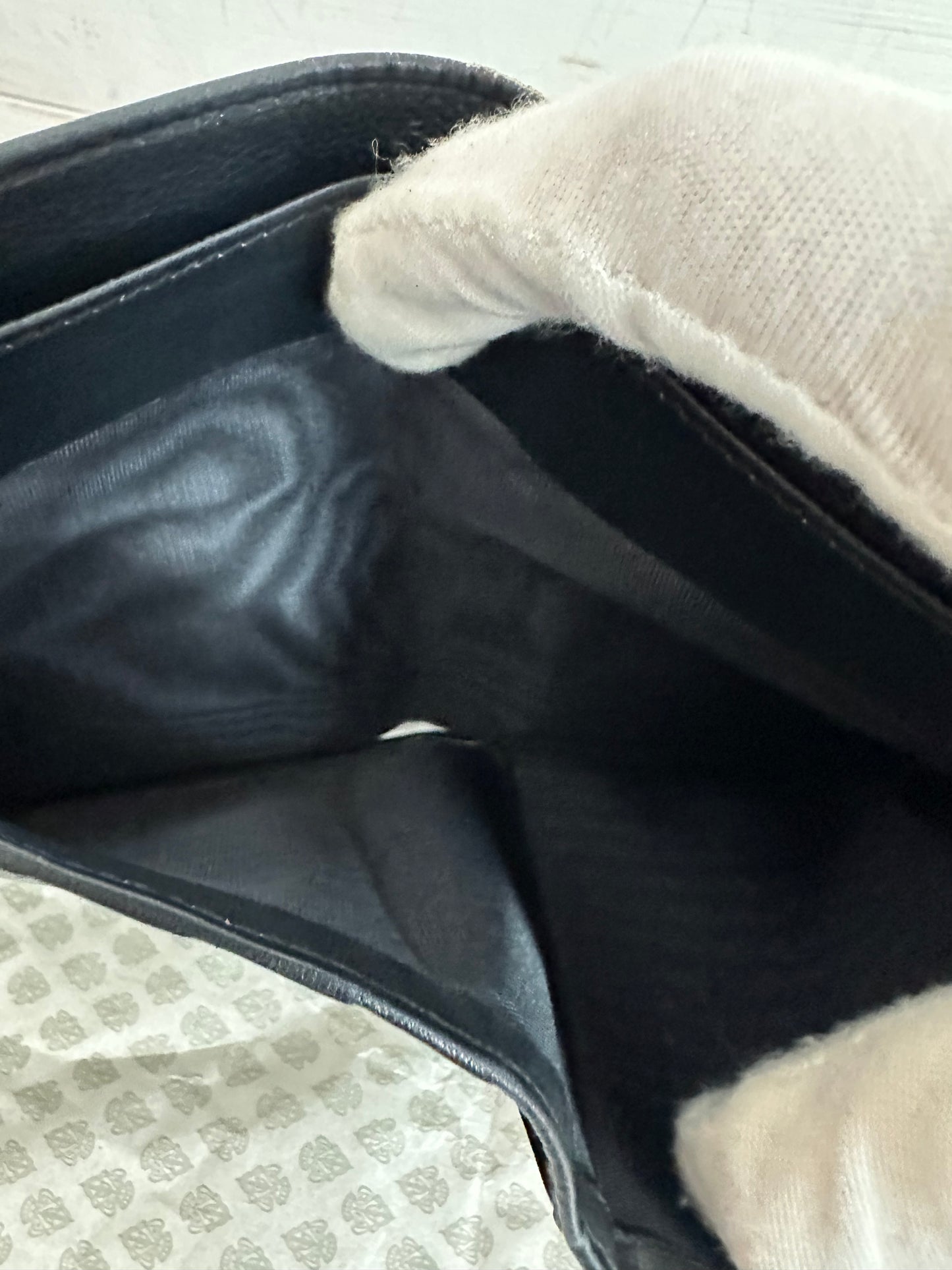 Gucci Vintage Calfskin Black Bifold Wallet