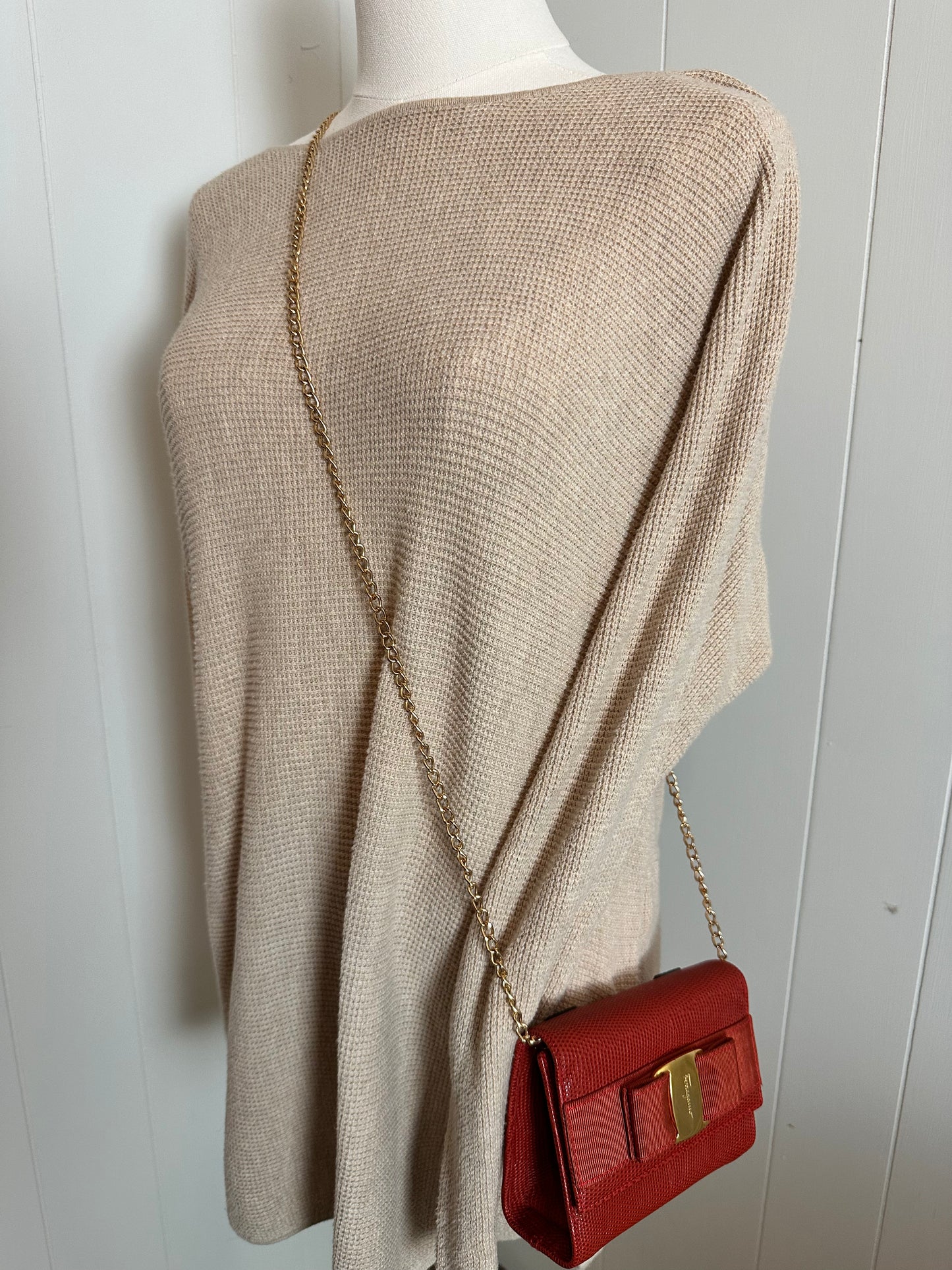 Salvatore Ferragamo Red Vara Shoulder/Crossbody Bag