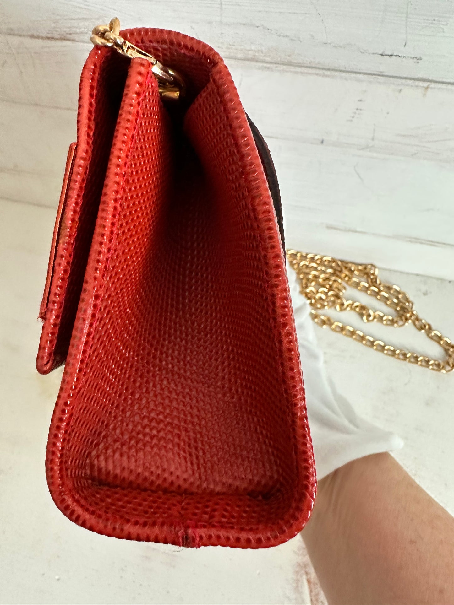 Salvatore Ferragamo Red Vara Shoulder/Crossbody Bag