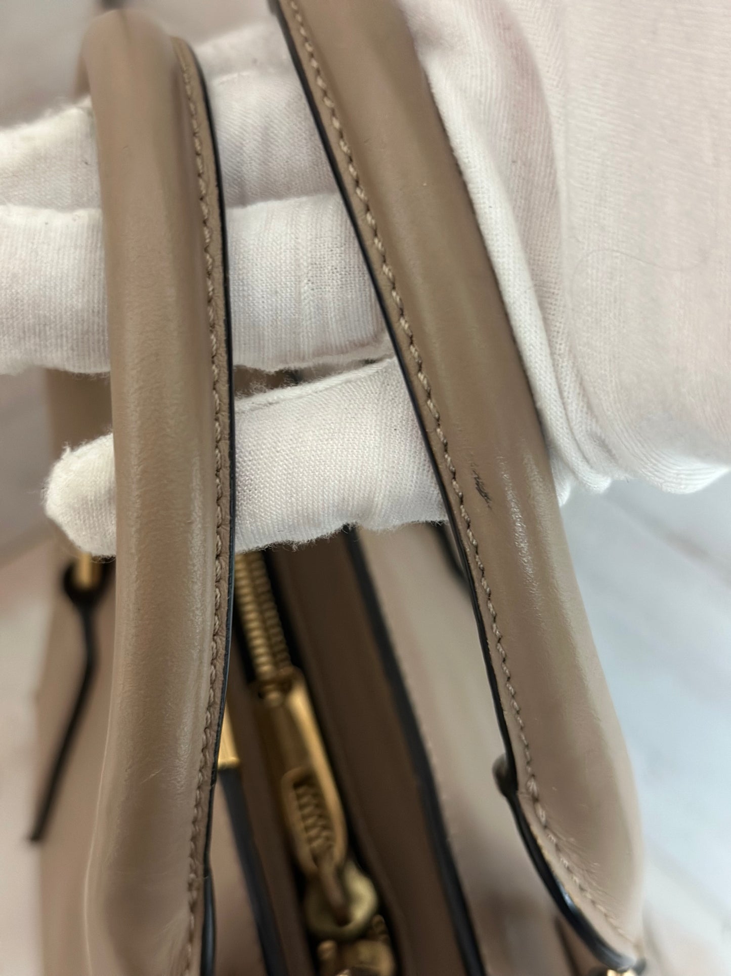 Burberry Clifton Medium Honey Matte