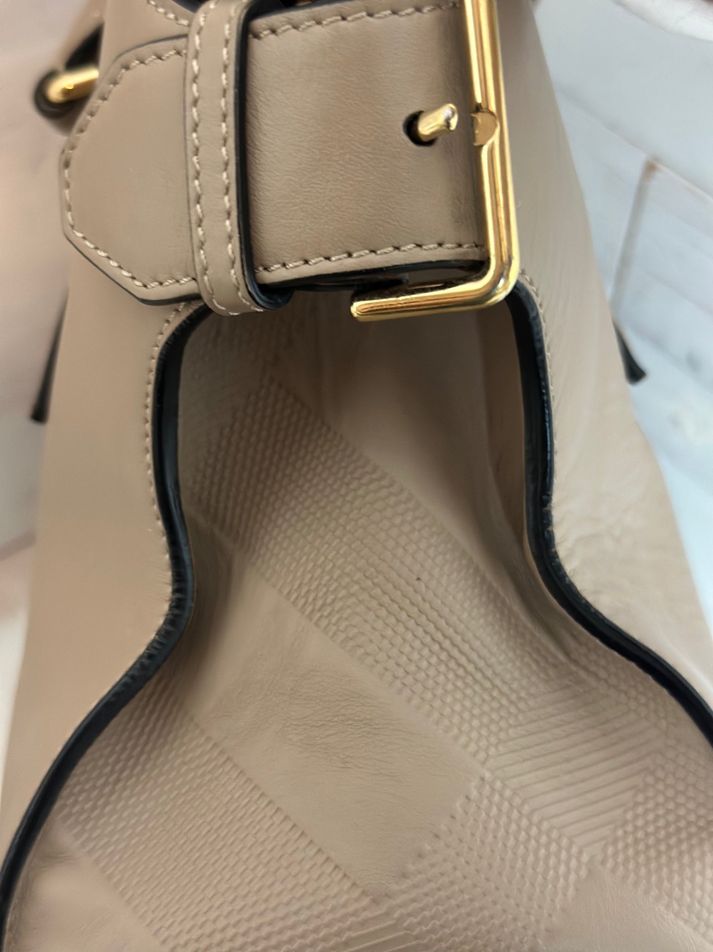Burberry Clifton Medium Honey Matte