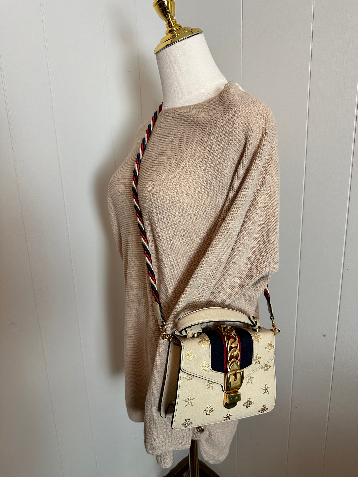 Gucci Mini Sylvie Bee in Cream Leather