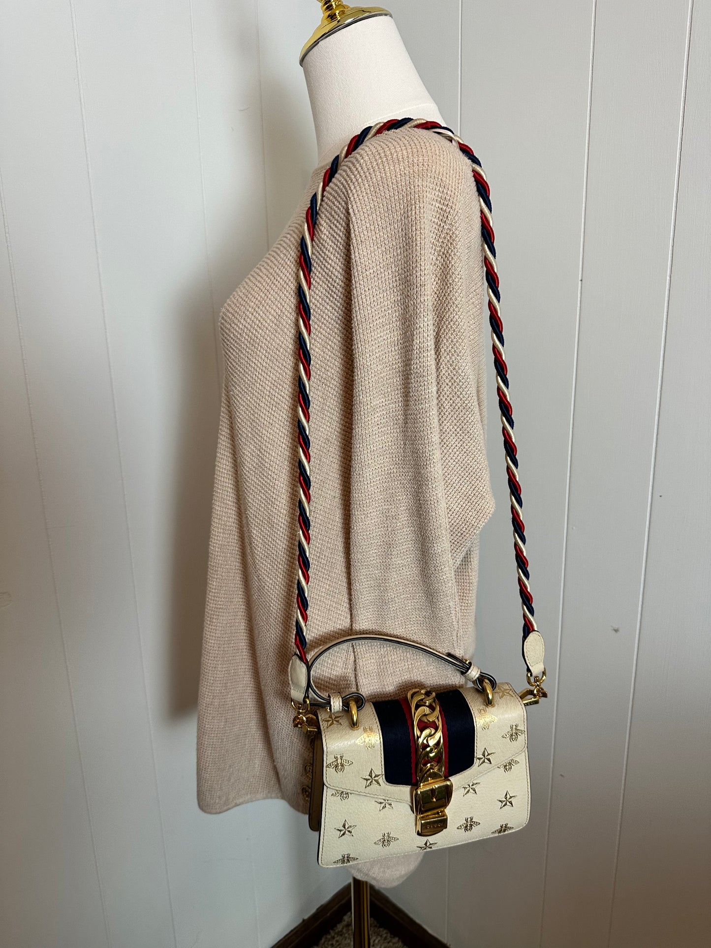 Gucci Mini Sylvie Bee in Cream Leather