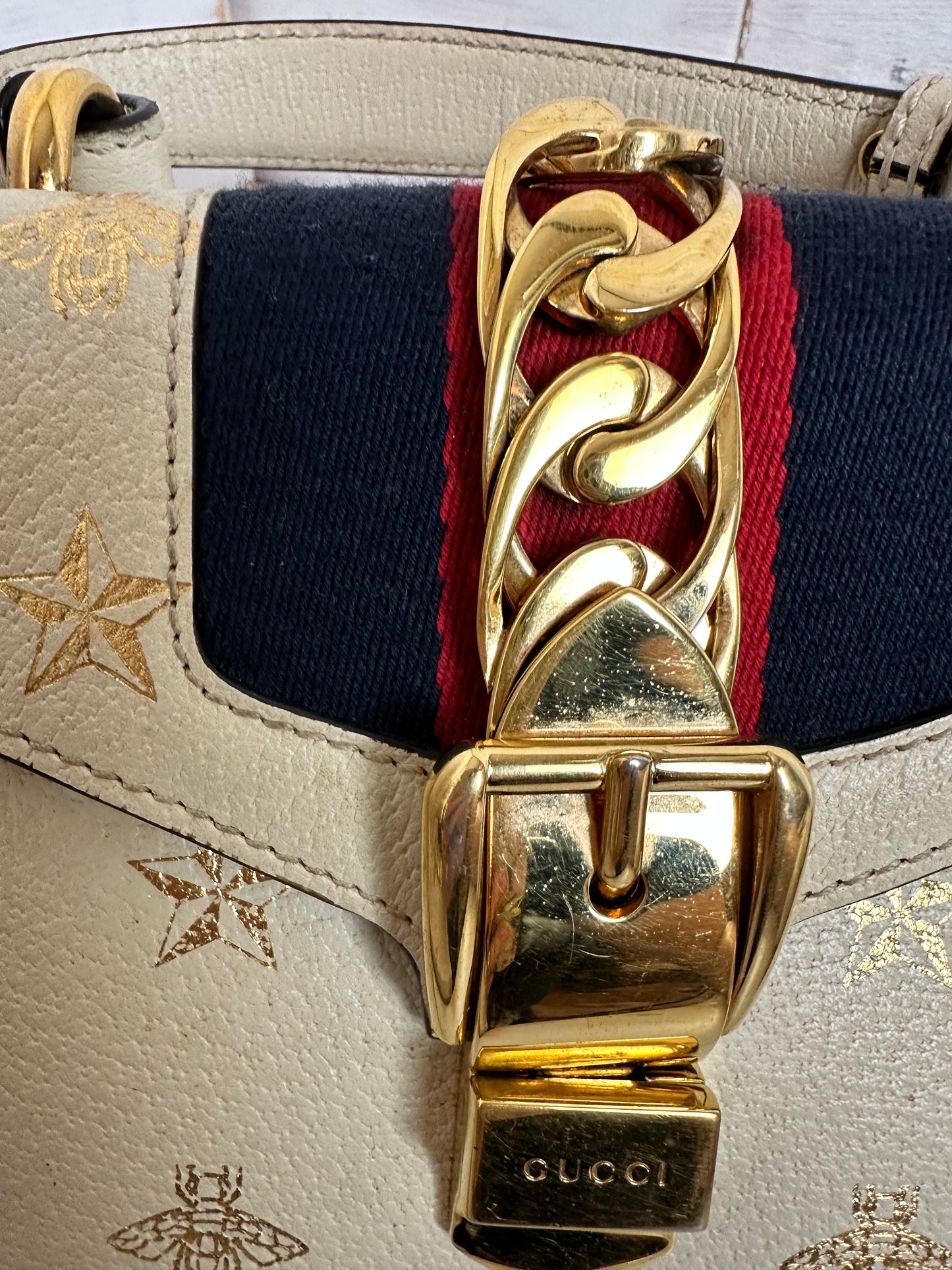 Gucci Mini Sylvie Bee in Cream Leather