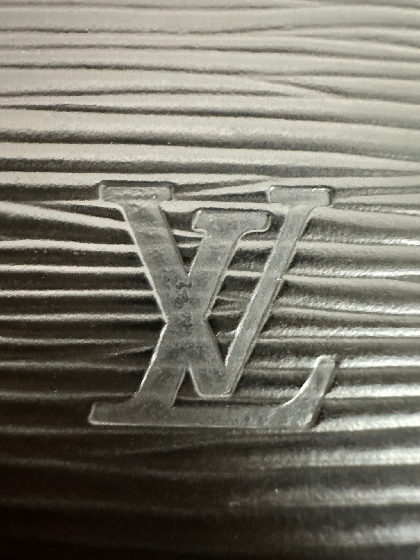 Louis Vuitton Black Epi Porte Chequier Cartes Credit/Checkbook Wallet