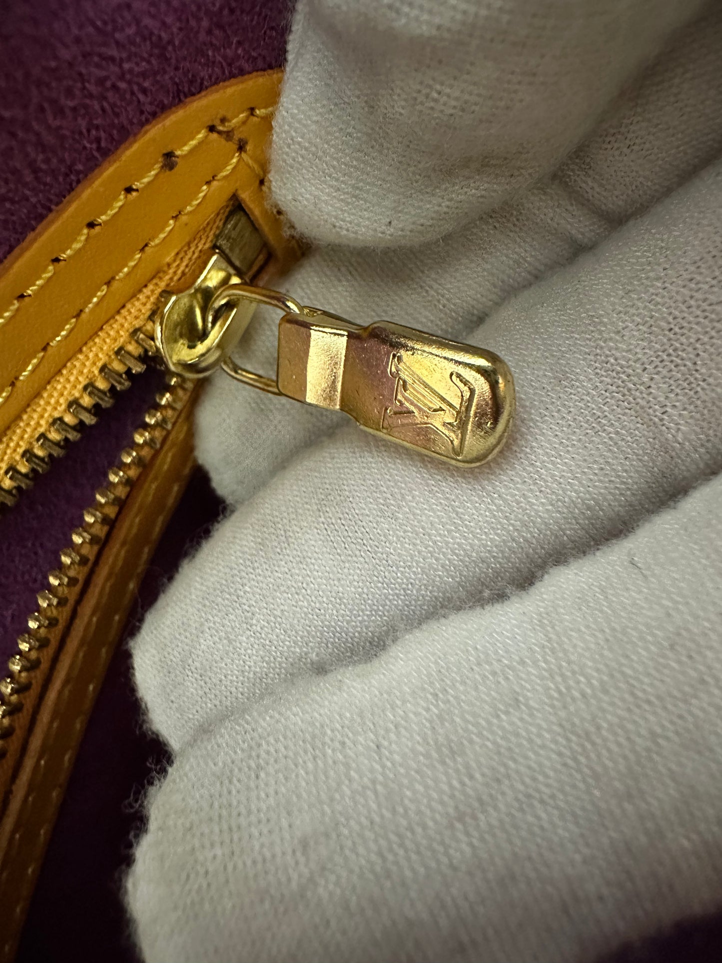 Louis Vuitton VINTAGE Yellow Epi St. Jacques GM