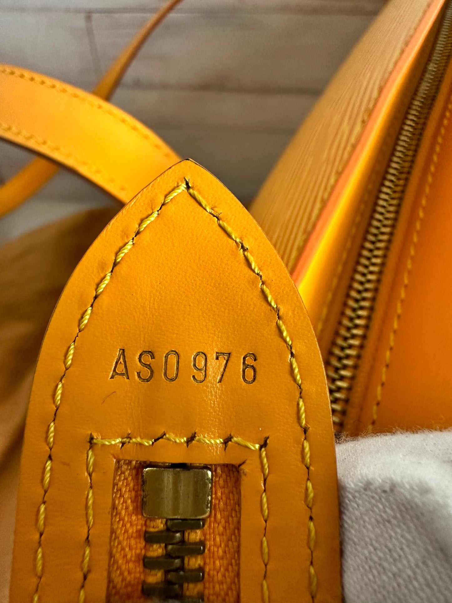 Louis Vuitton VINTAGE Yellow Epi St. Jacques GM