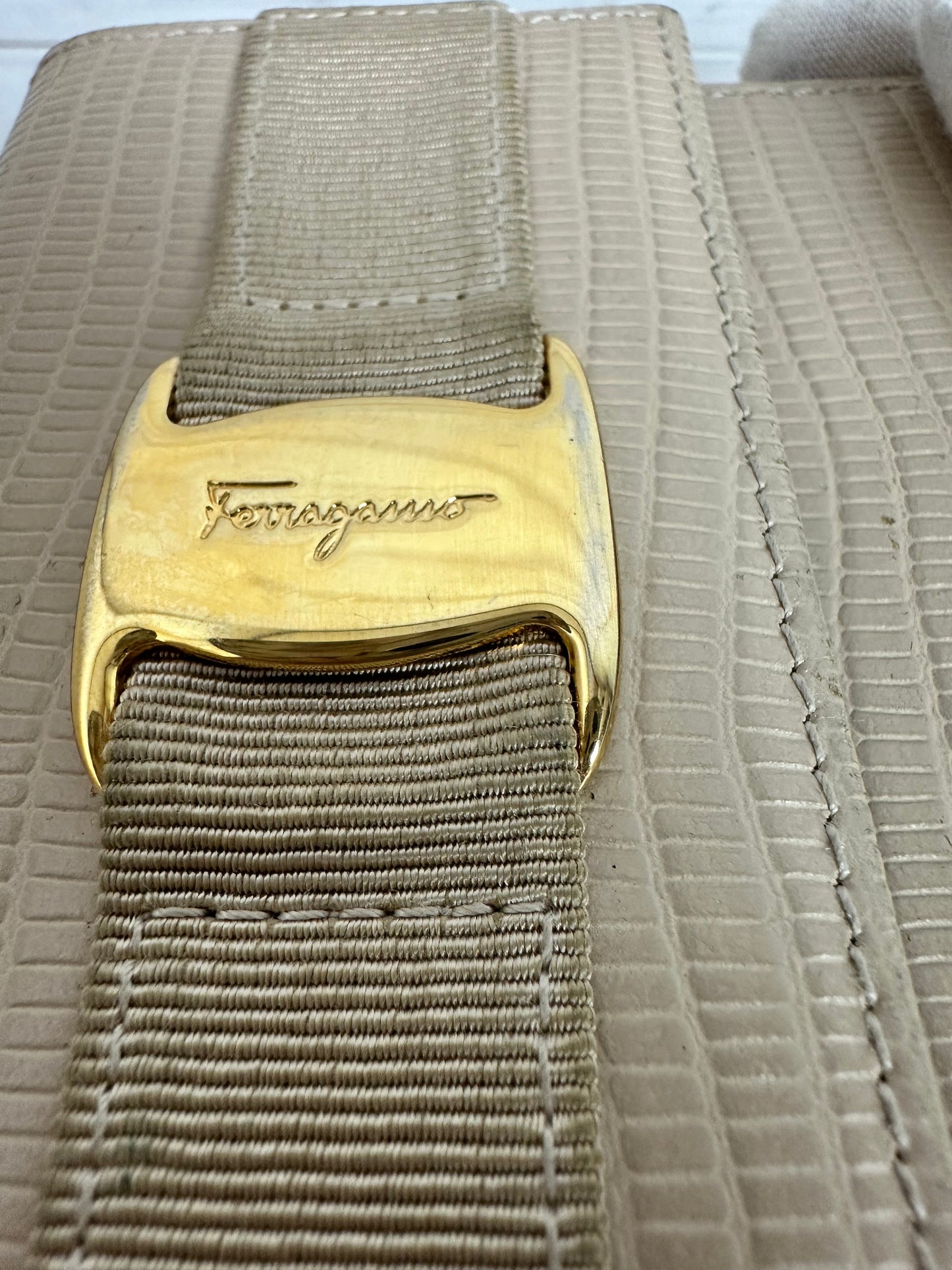 Salvatore Ferragamo Small Wallet with Kisslock/Nude