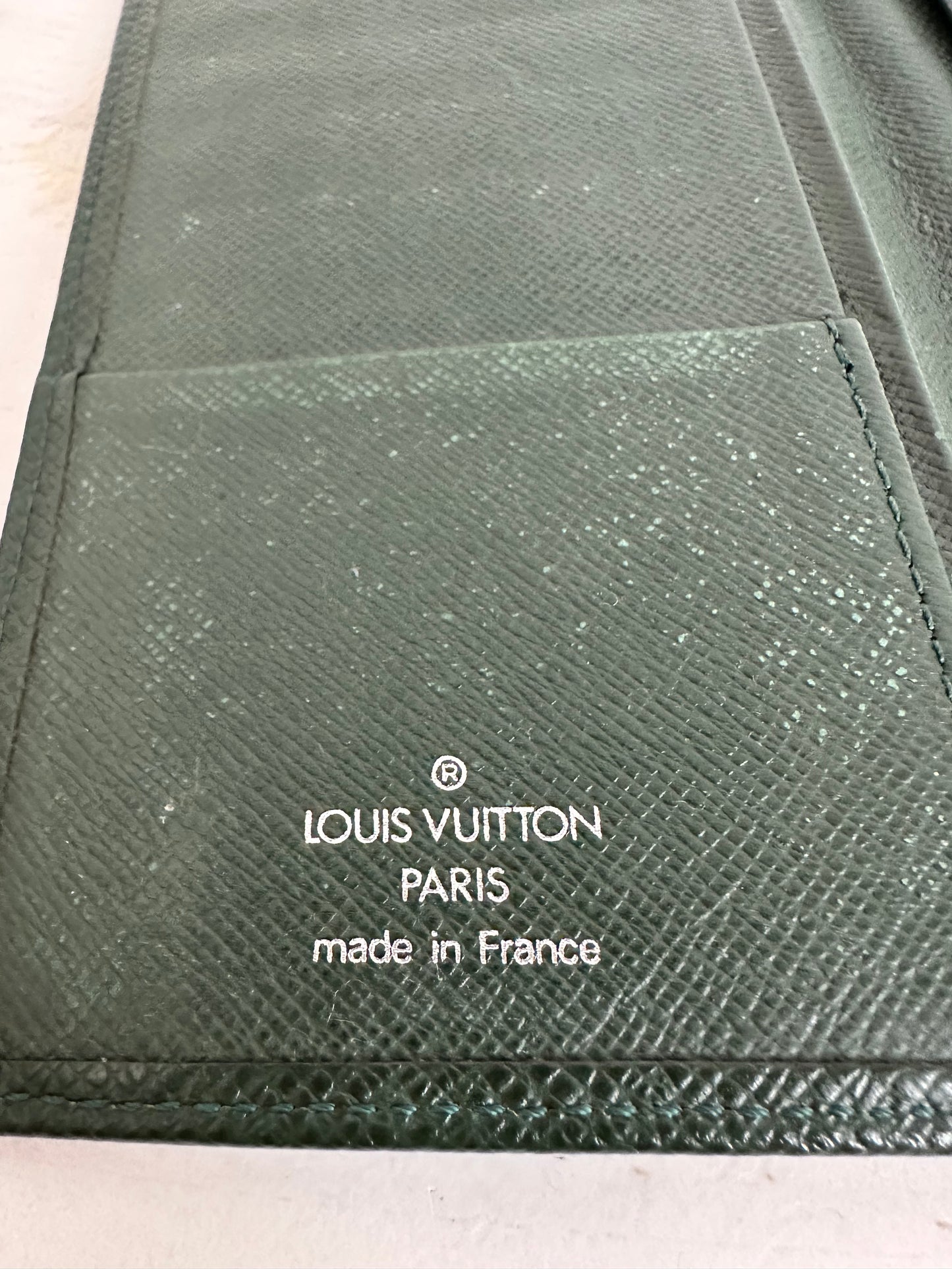 Louis Vuitton Tiaga Green Leather Card Holder/Checkbook
