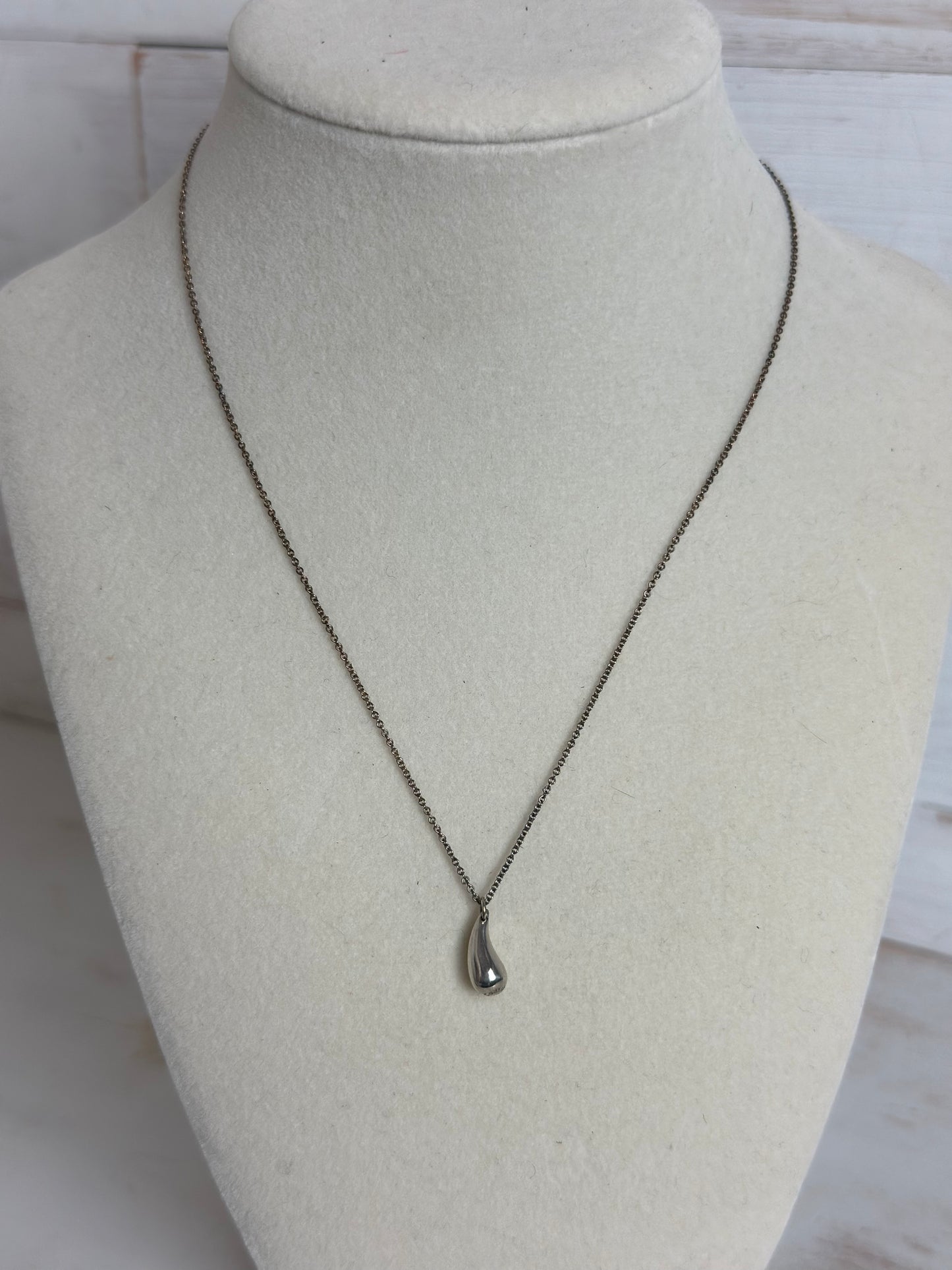 Tiffany & Co. Elsa Peretti 925 Sterling Silver Teardrop Necklace