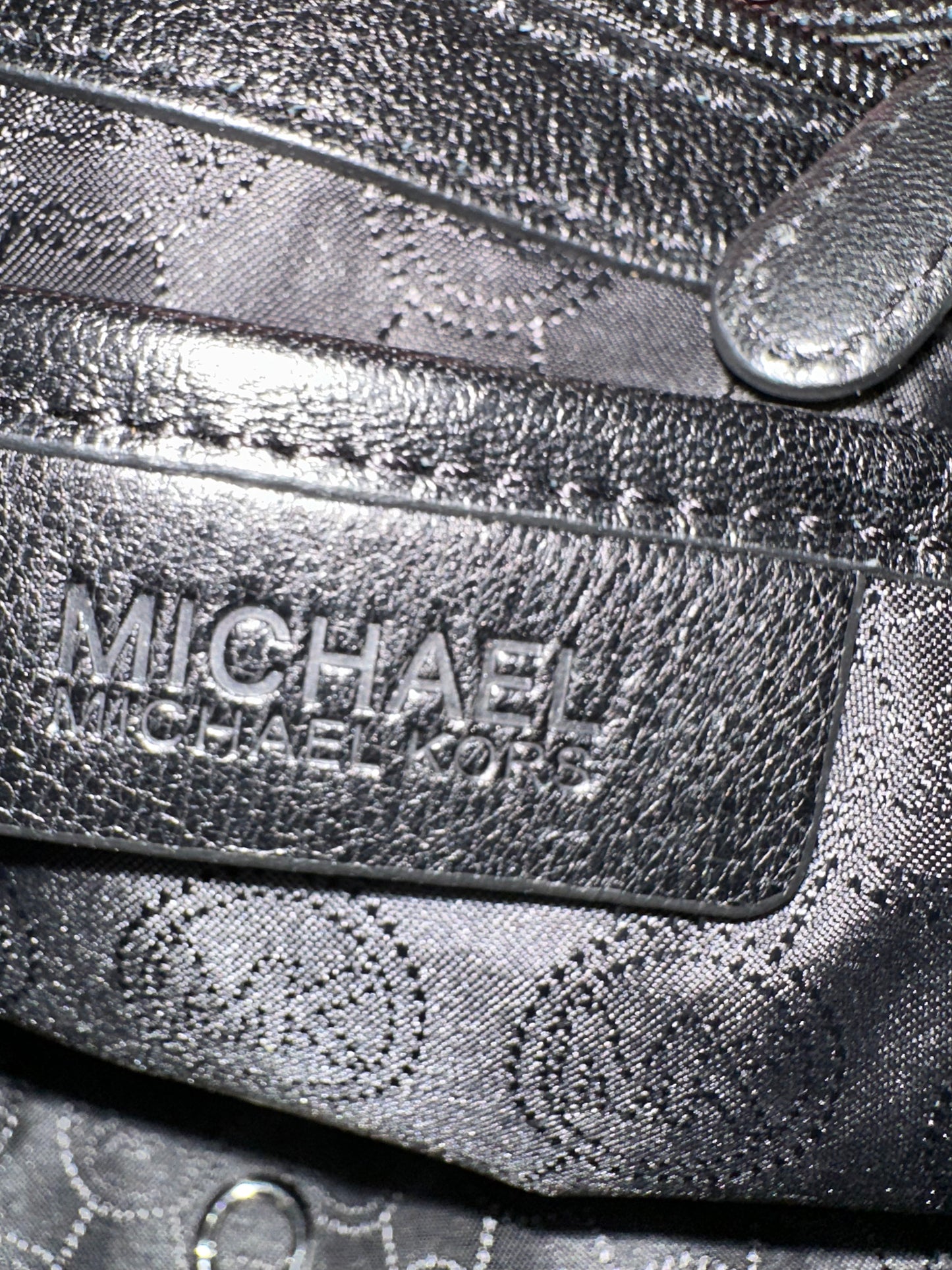 Michael Kors Large Chelsea Leather Tote Cream/Black Silver Hardware