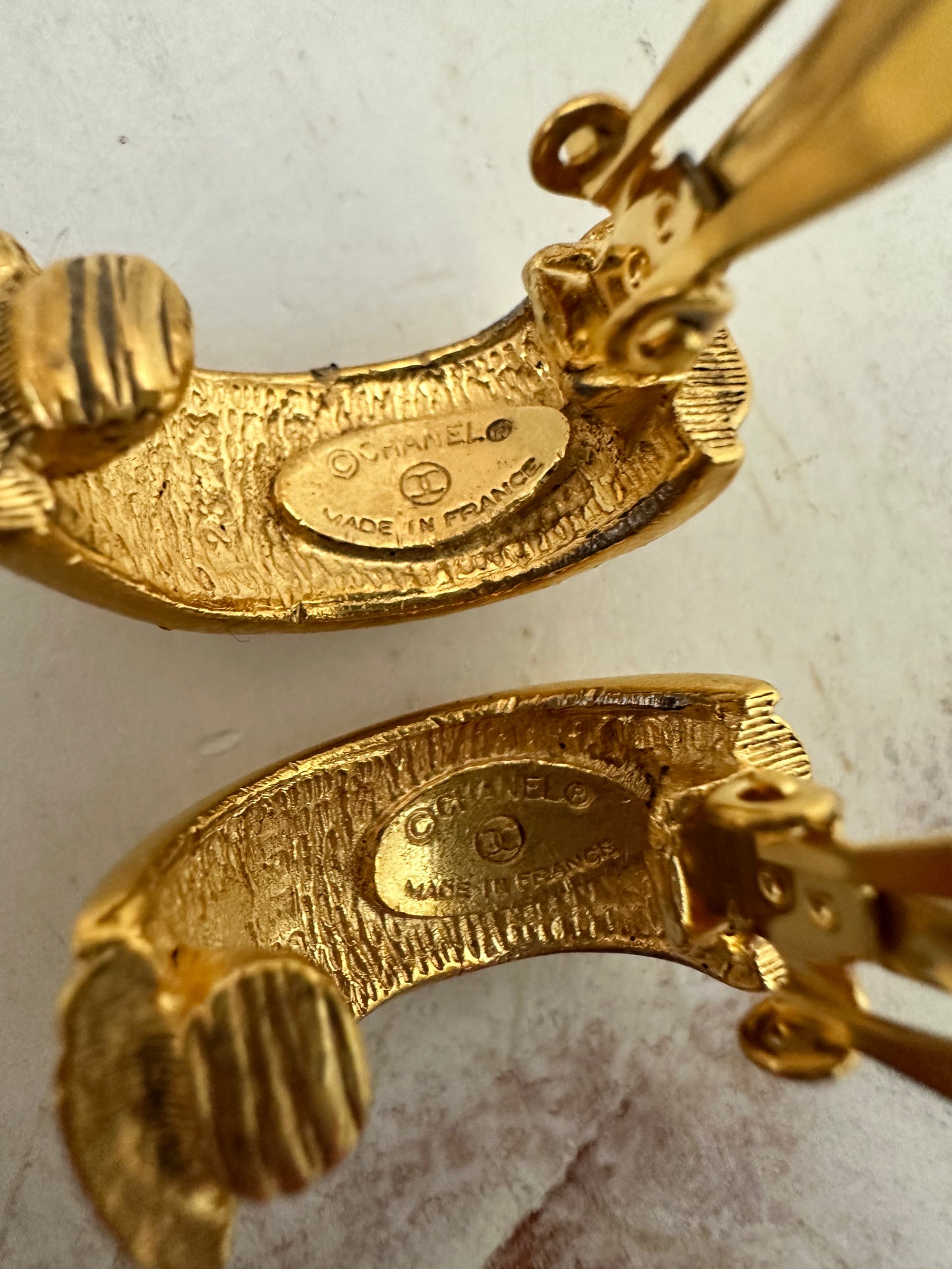 Chanel 1980’s 24k gold plated Door Knocker Quilted Hoop - Clip On