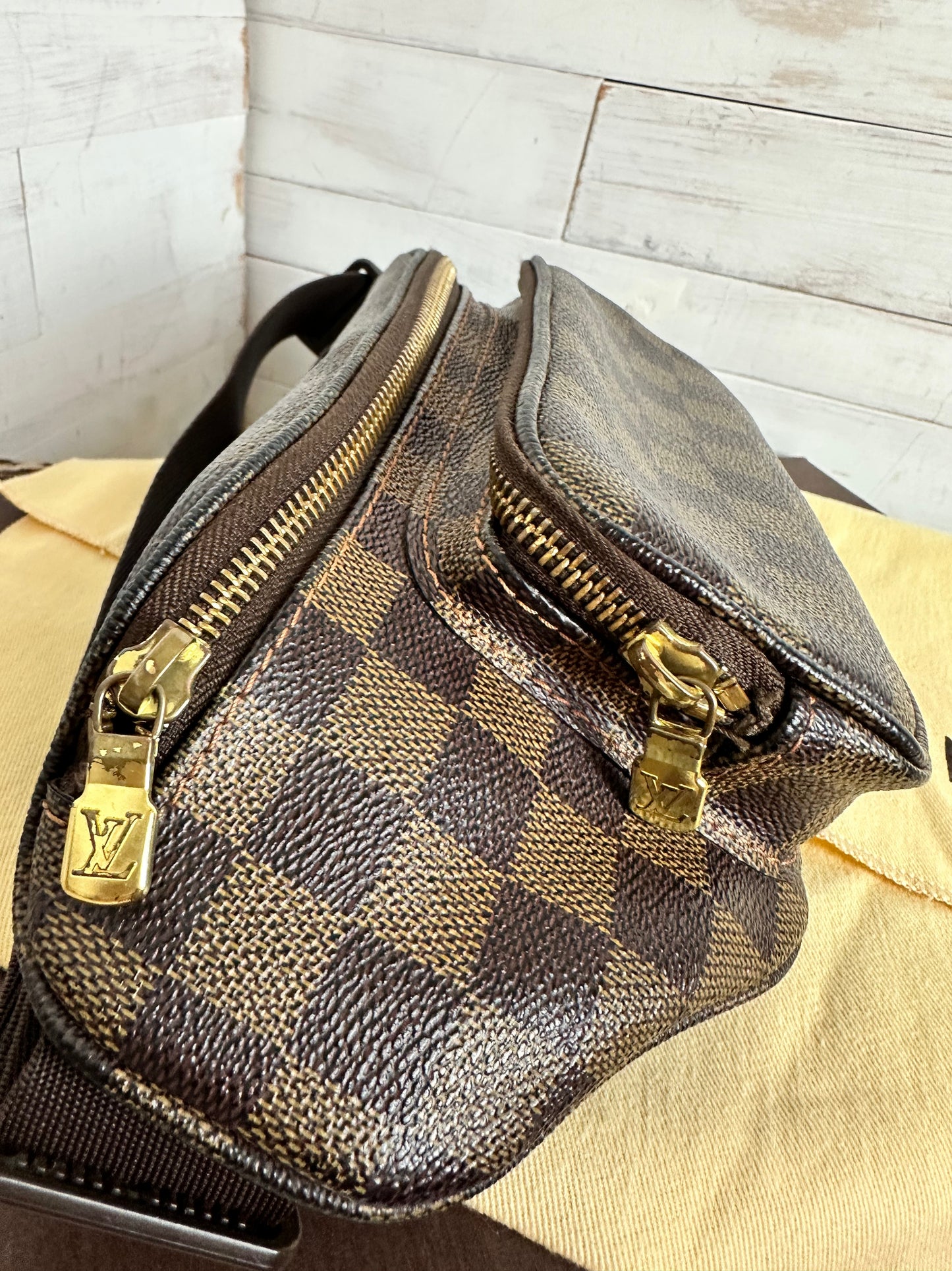 Louis Vuitton Damier Ebene Melville Bumbag