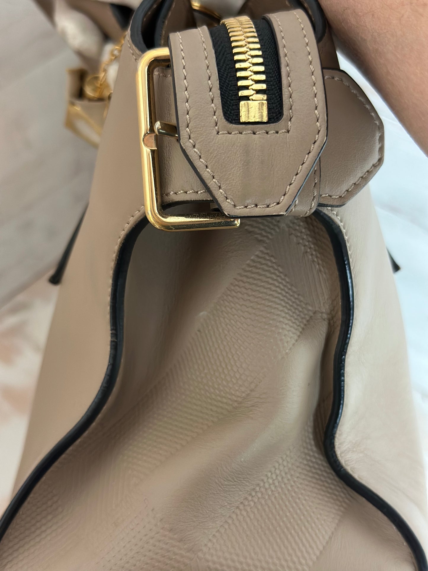 Burberry Clifton Medium Honey Matte