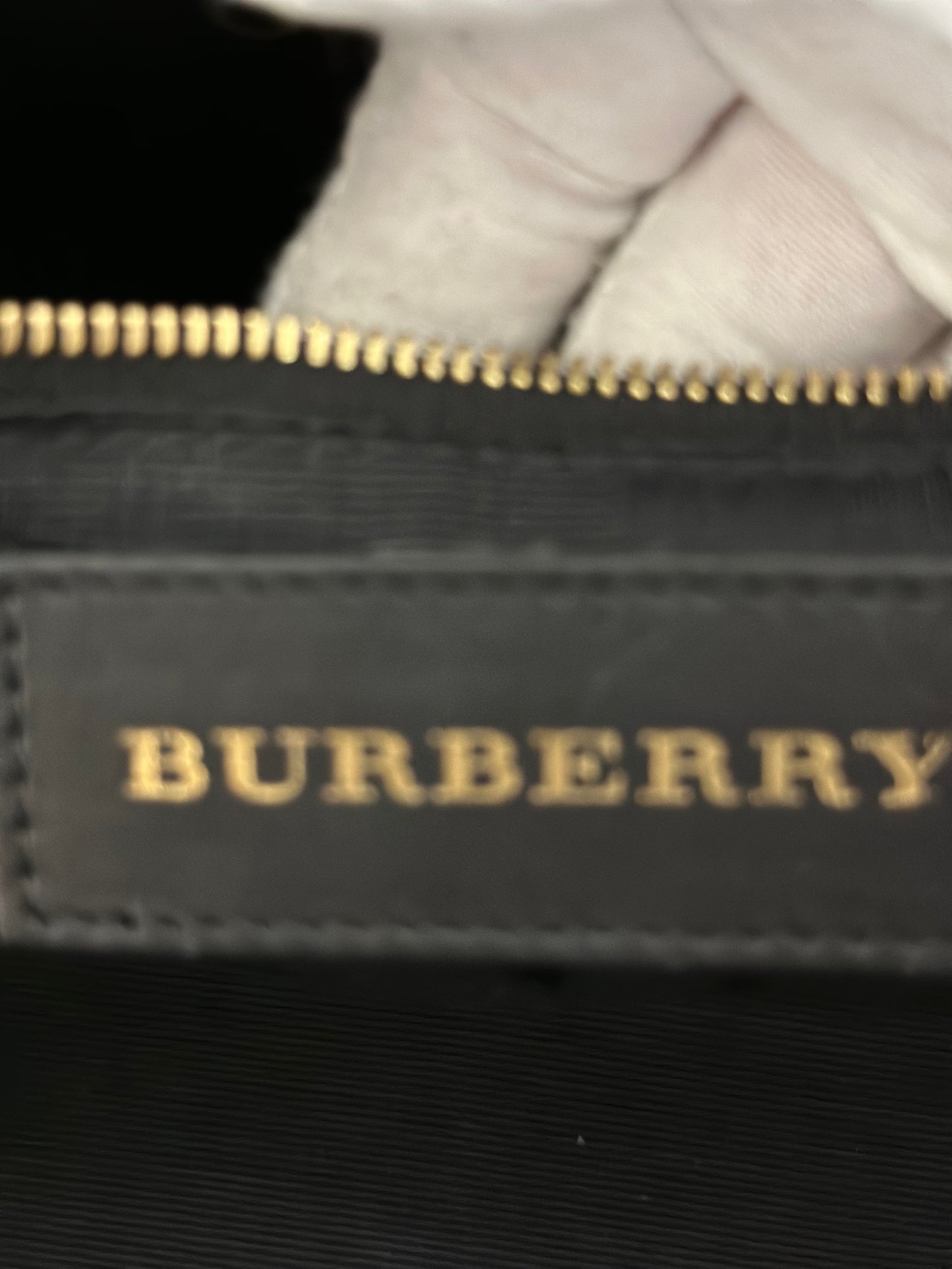Burberry Clifton Medium Honey Matte