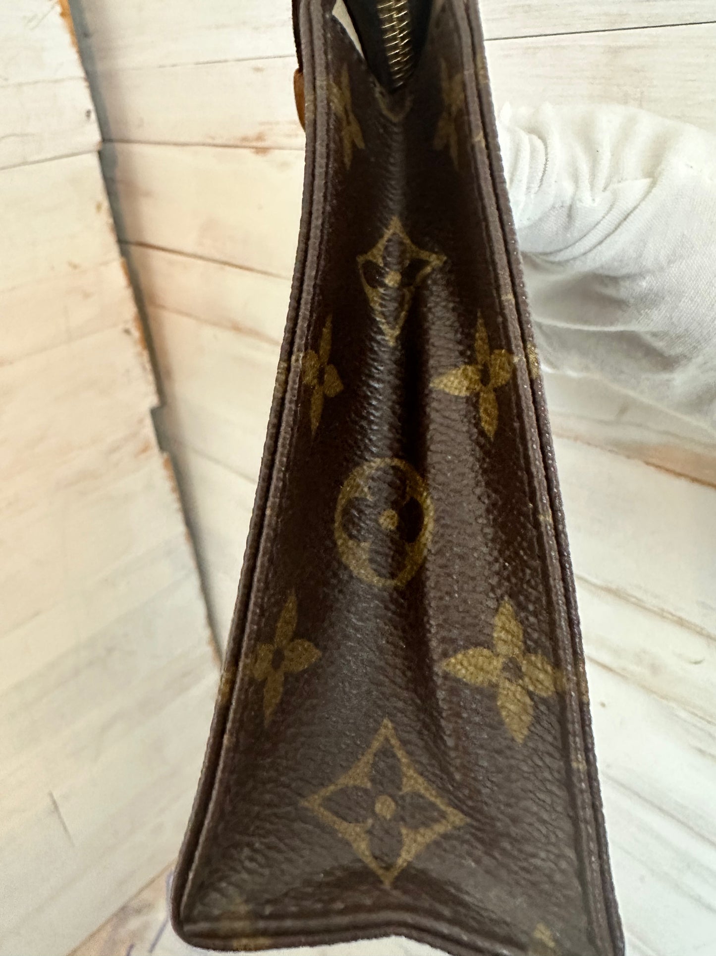 Louis Vuitton Monogram Canvas Toiletry 19