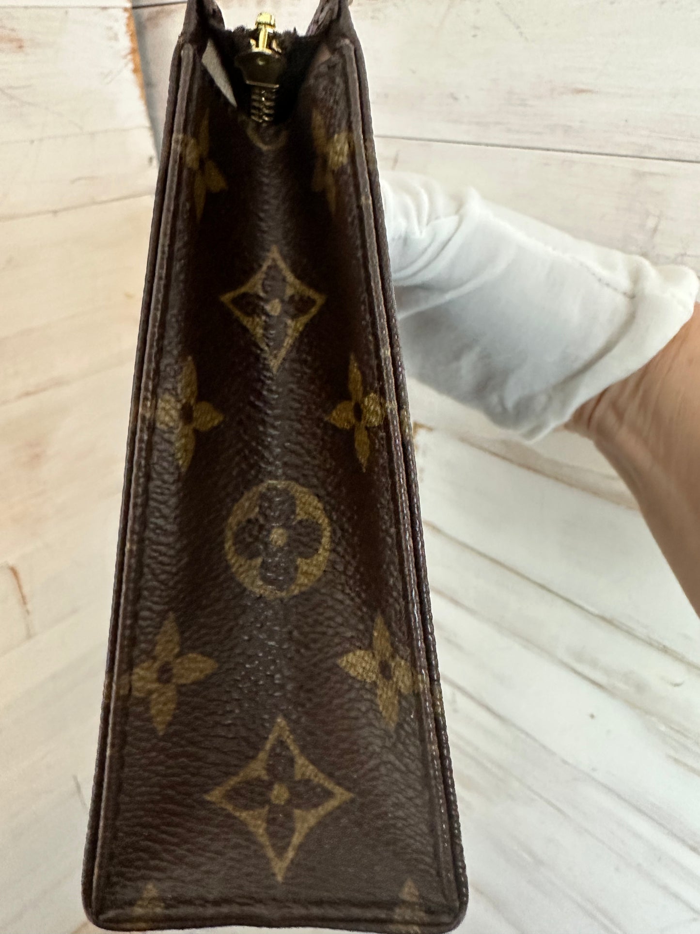 Louis Vuitton Monogram Canvas Toiletry 19