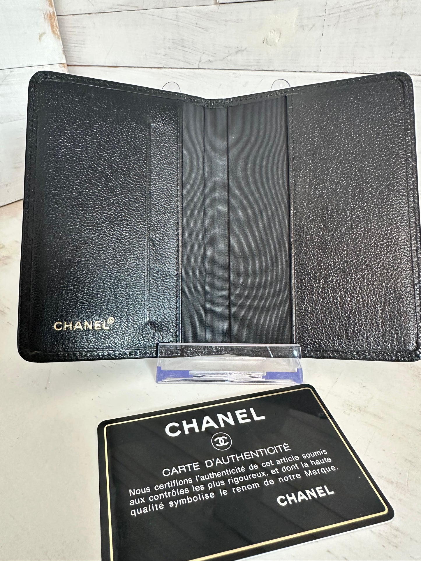 Chanel VINTAGE LIKE NEW Black Caviar Leather Card Holder