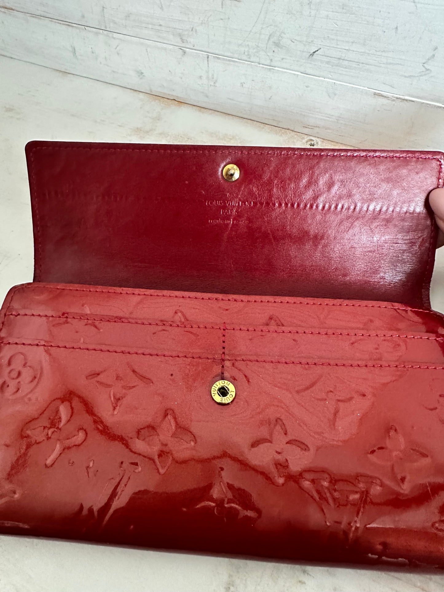 Louis Vuitton Pomme D’Amour Red Vernis Sarah Wallet