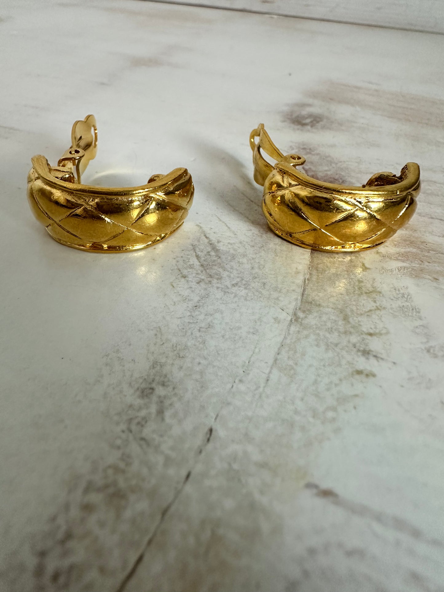 Chanel 1980’s 24k gold plated Door Knocker Quilted Hoop - Clip On