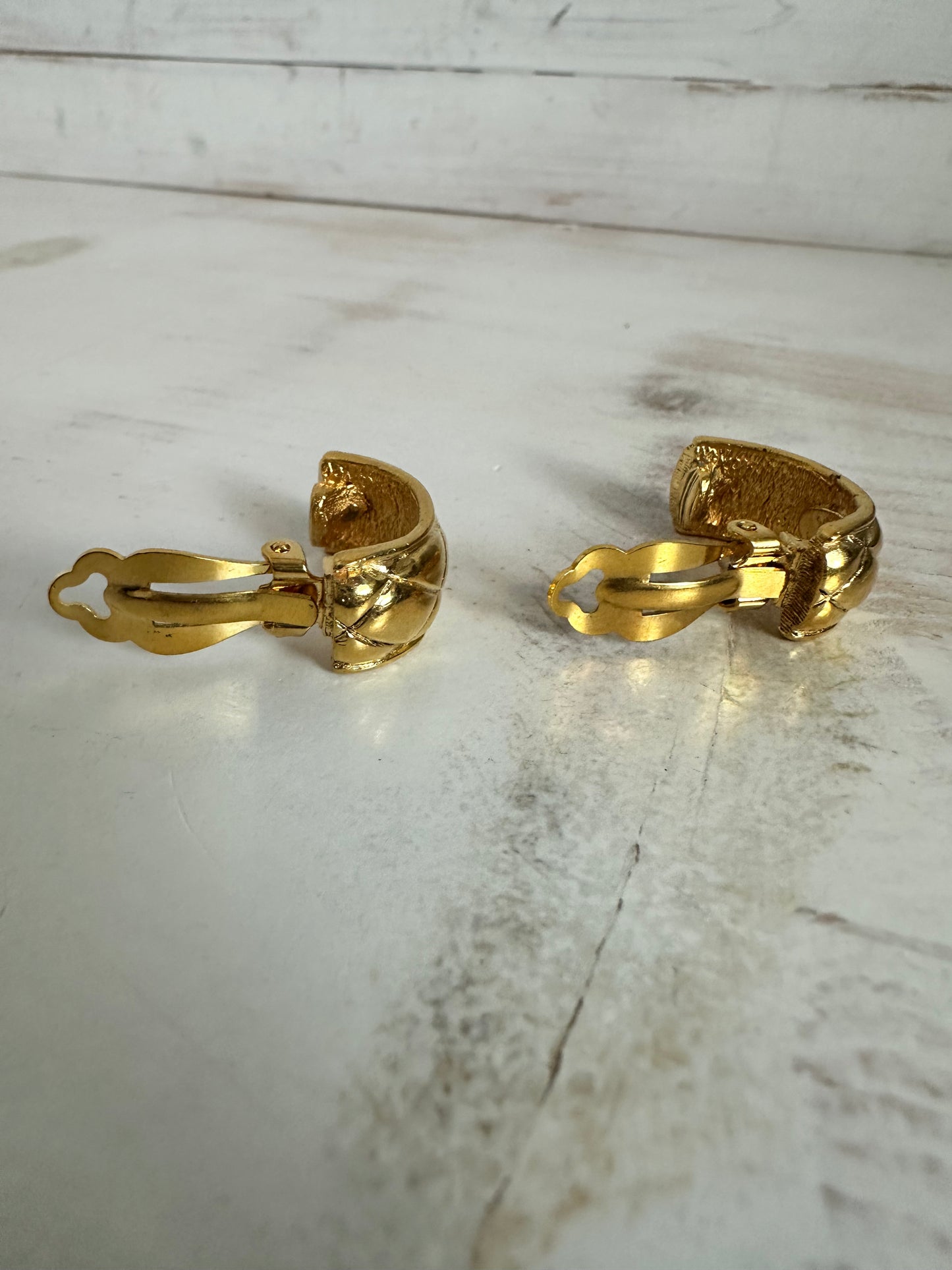 Chanel 1980’s 24k gold plated Door Knocker Quilted Hoop - Clip On