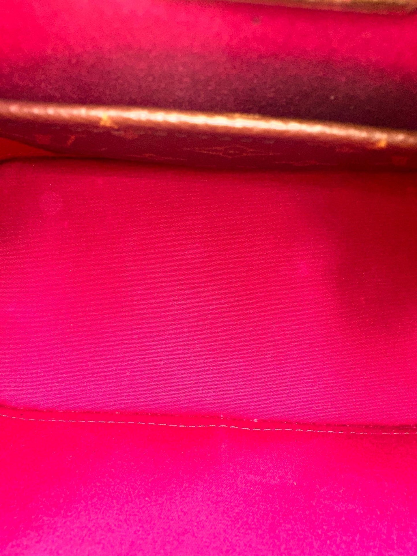 Louis Vuitton Vernis Monogram Alma BB Magenta